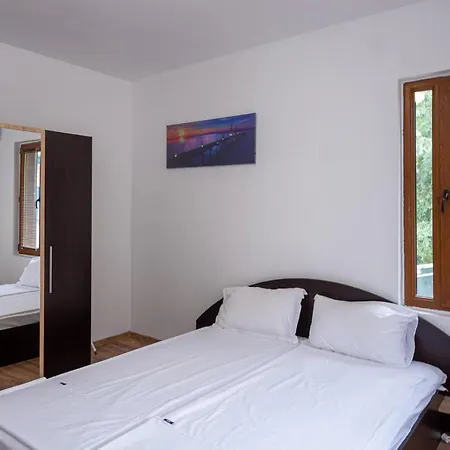 Holiday home димови
